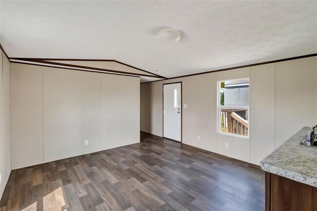 Building Photo - 5670 US-290