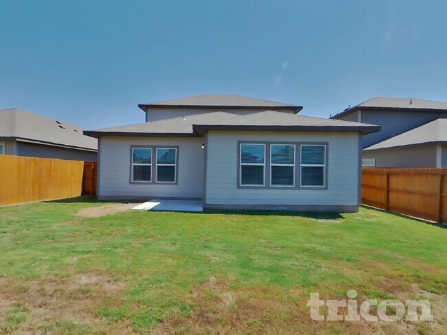 Building Photo - 13551 Paxton Blvd