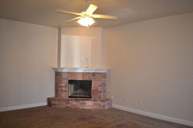 Building Photo - 1220 Randolph Dr
