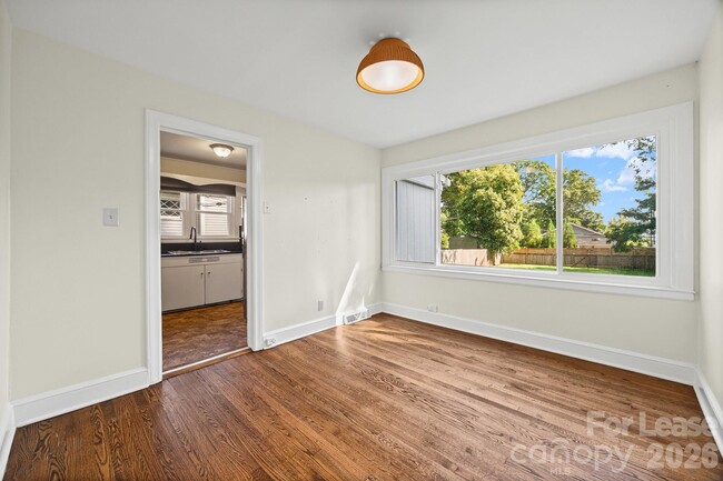 Building Photo - 216 Sylvania Ave