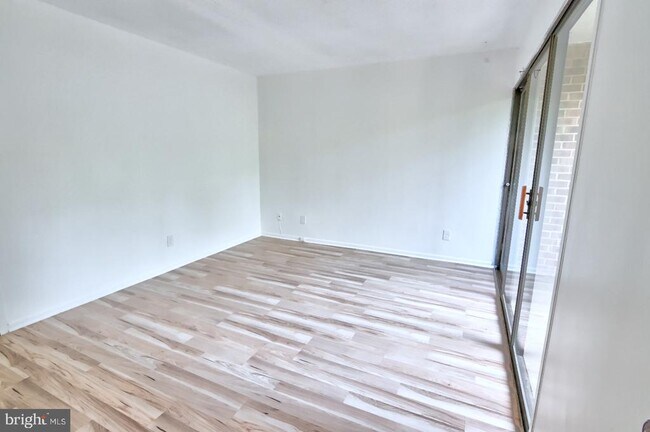 Building Photo - 1580 Moorings Dr