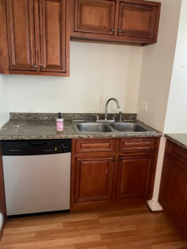 Building Photo - 3800 Glenmore Ave