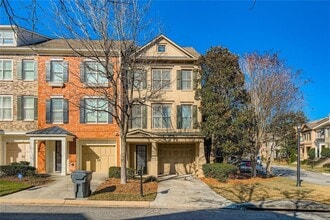 Building Photo - 6414 Queens Court Trace