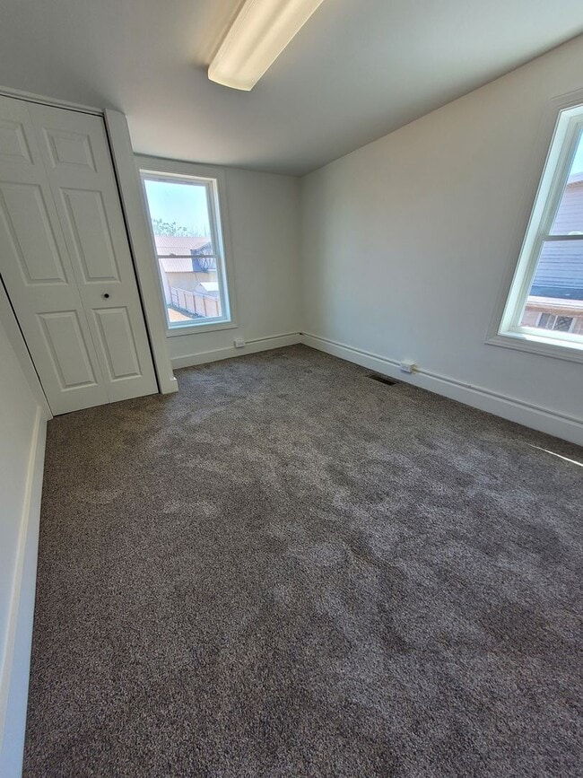 Building Photo - Newly renovated 3 bedroom Townhome - Gordonville