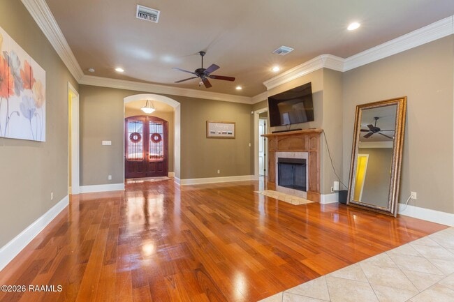 Building Photo - 814 Flambant Dr