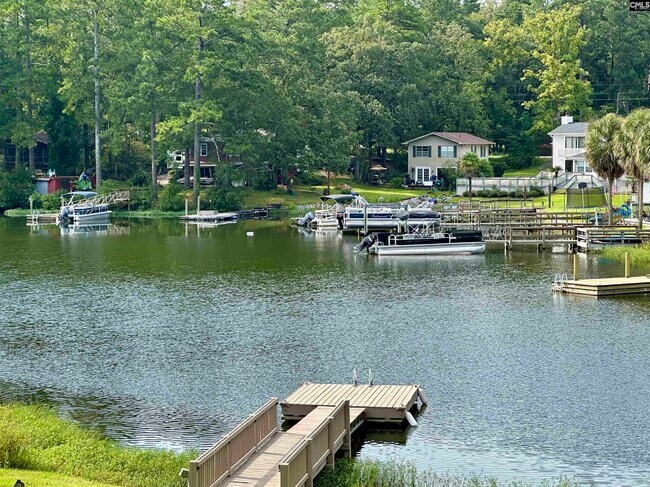 Building Photo - 350 Lakeshore Dr