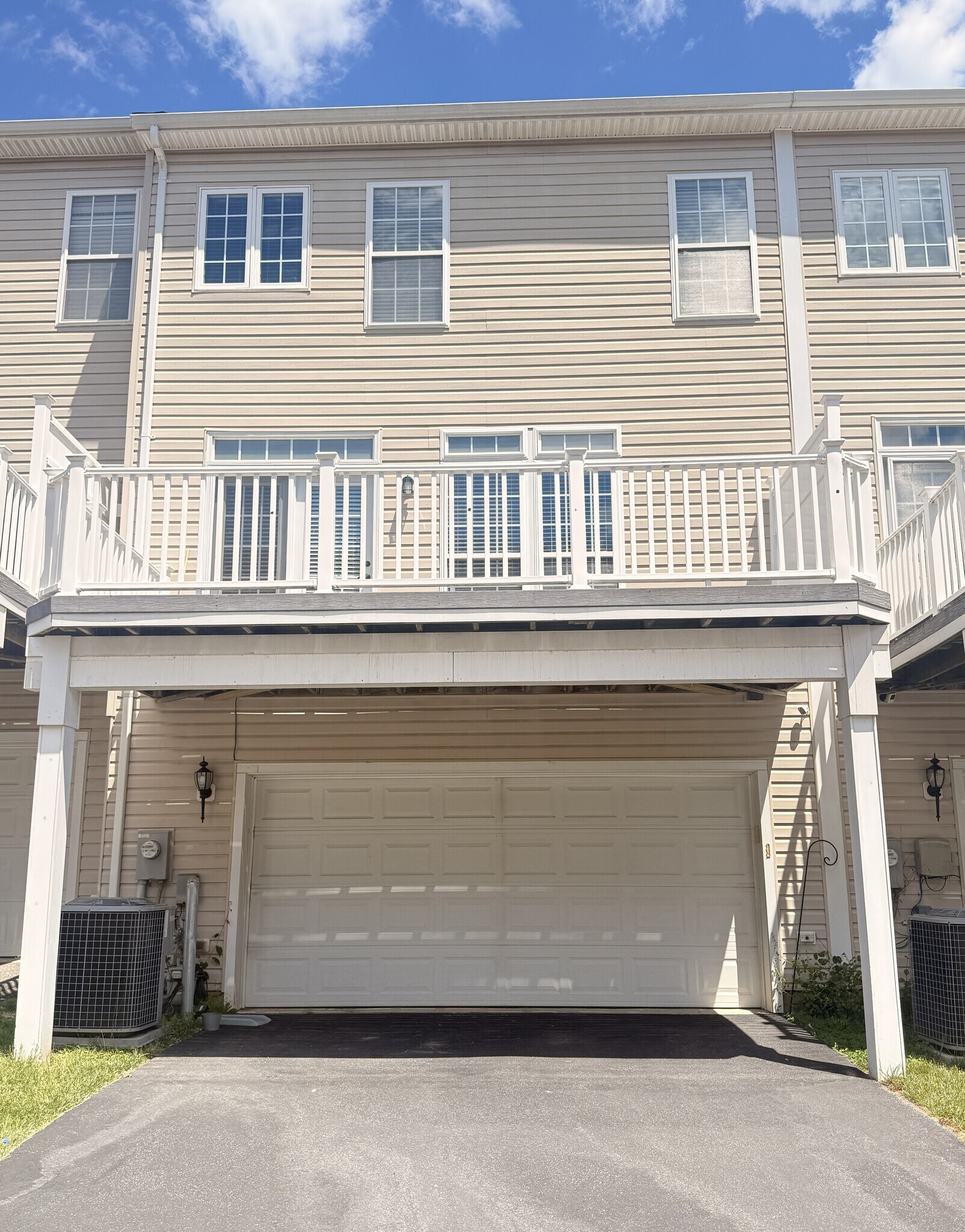 Building Photo - 1744 Theale Way