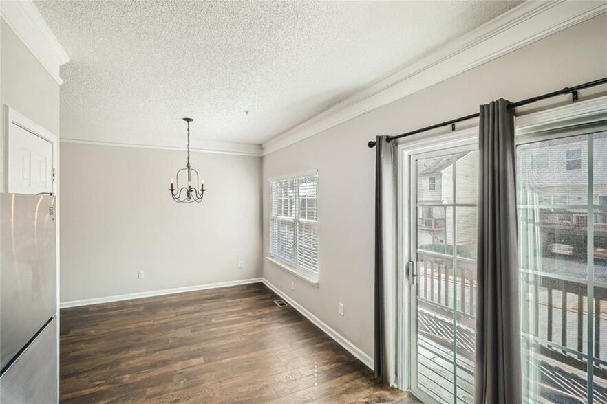 Building Photo - 707 Breeze Ln