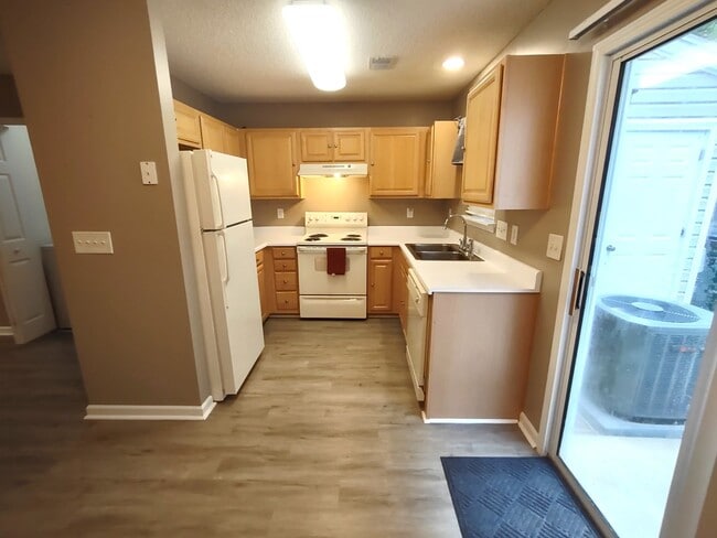 Building Photo - Beautiful home in prime location!