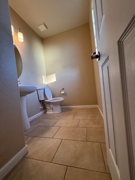 Building Photo - 2725 Pismo Ter