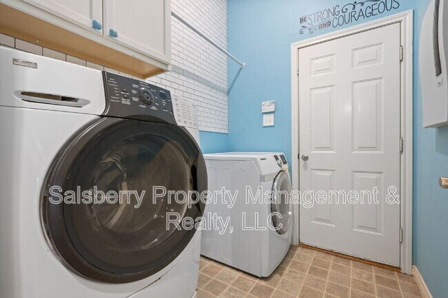 Building Photo - 9313 Bayard St
