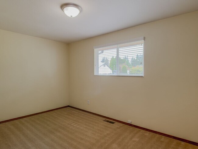 Building Photo - 3305 20th St SE
