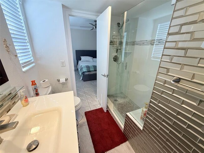 Building Photo - 3201 NE 14th Street Causeway