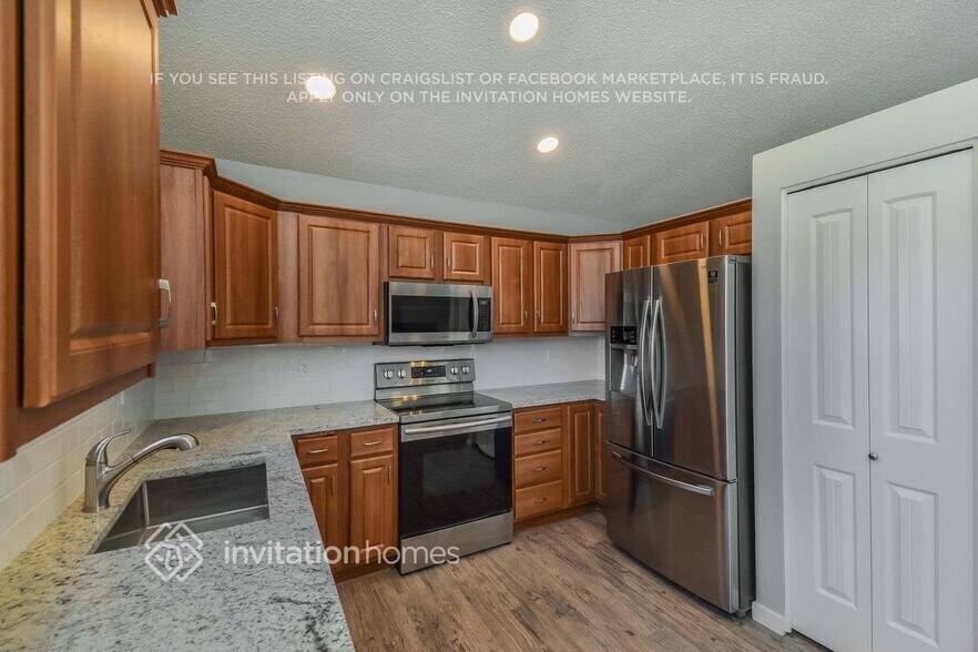 Building Photo - 7330 Windy Peak Dr