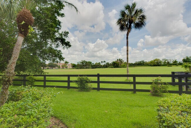 Building Photo - 11397 Pond View Dr