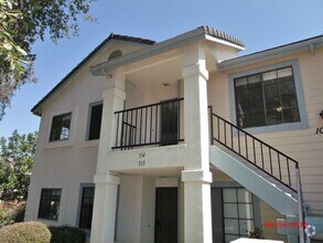 Building Photo - Highly Updated 2-Bedroom Condo in Prime Mi...