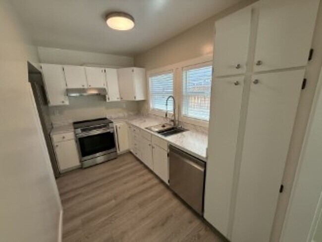 Building Photo - Loma Alta Avenue (10)