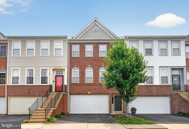 Building Photo - 6805 Oregano Ln