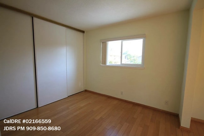 Building Photo - Walnut 3 Bedroom Home