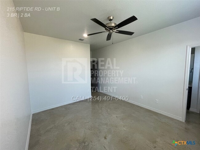 Building Photo - 215 Riptide Rd