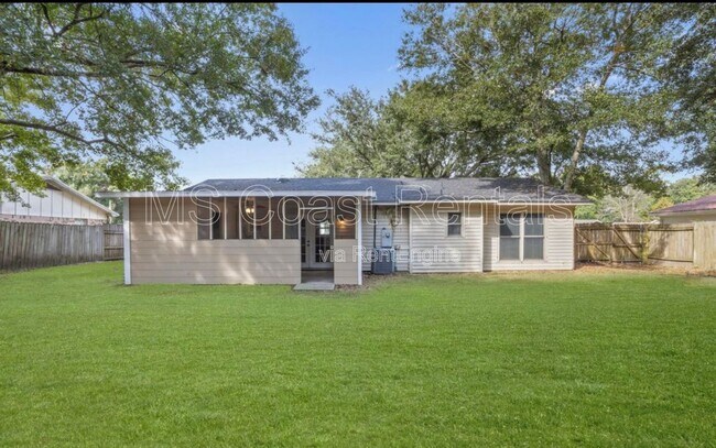 Building Photo - 7520 Marathon Dr