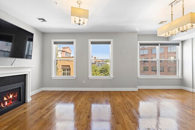 Building Photo - 349 3rd St