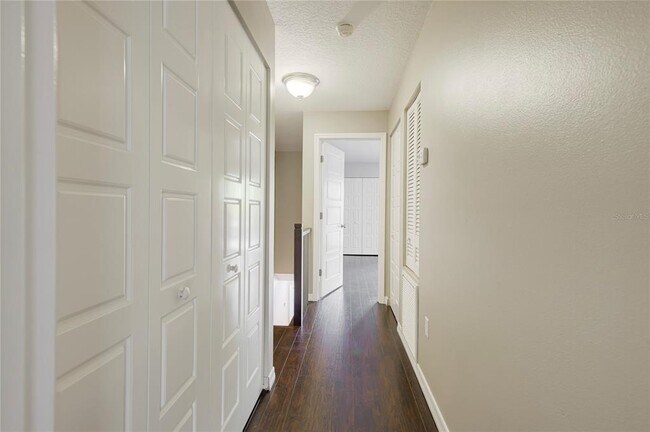 Building Photo - 918 Sunridge Dr