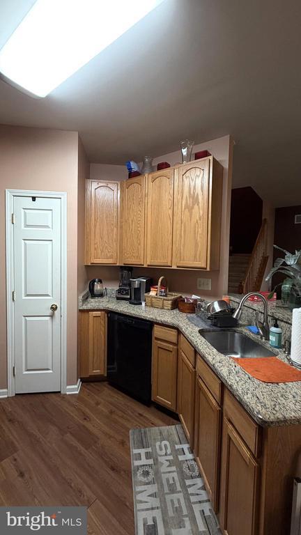 Building Photo - 506 Quincy St