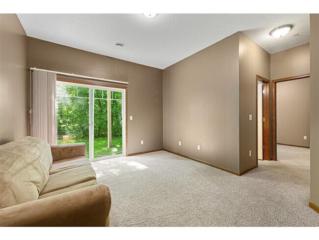 Building Photo - 5037 Dunkirk Pl N
