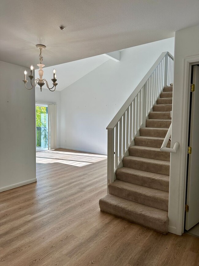 Building Photo - 3 Bedroom 2 Bath Condo in New Castle