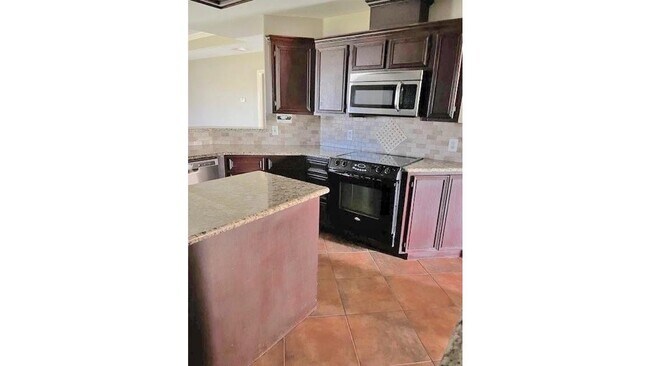 Building Photo - 7902 Snake River Dr