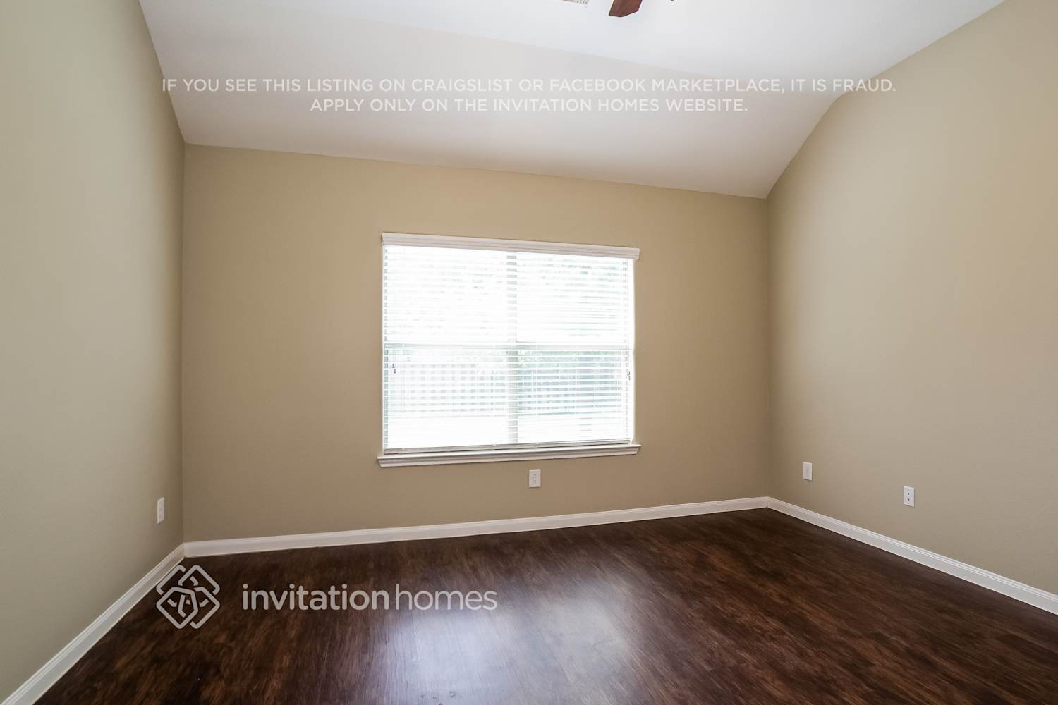 Building Photo - 13433 Raintree Dr