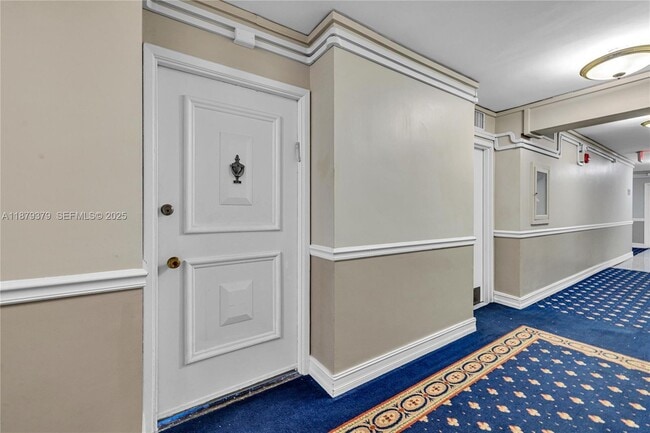 Building Photo - 5005 Collins Ave