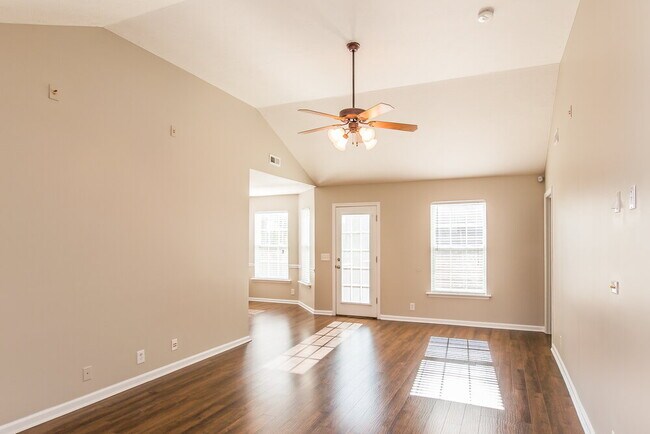 Building Photo - 1123 Geneil Ln