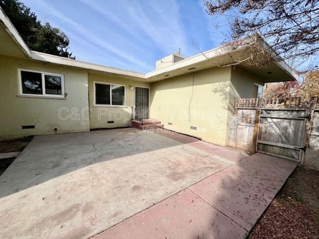 Building Photo - 808 E Andrews Ave