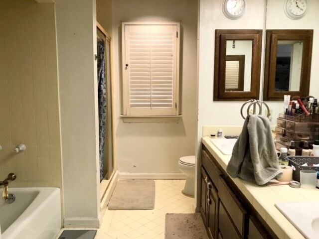 Master bath - 711 Kline St