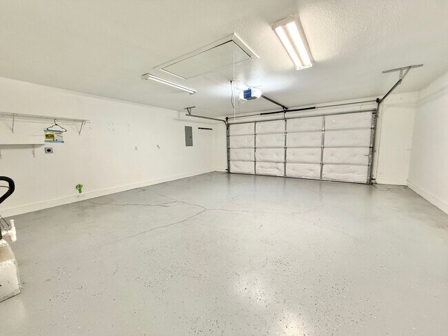 Building Photo - 1105 Mercer Dr