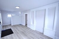 Building Photo - 991 Diana Ave