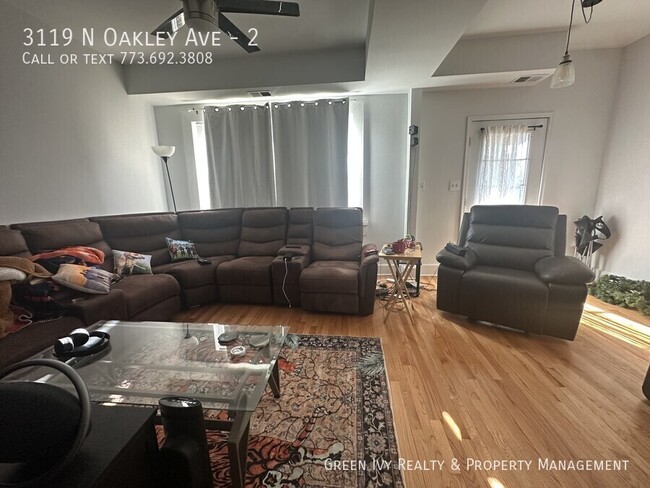 Building Photo - 3119 N Oakley Ave