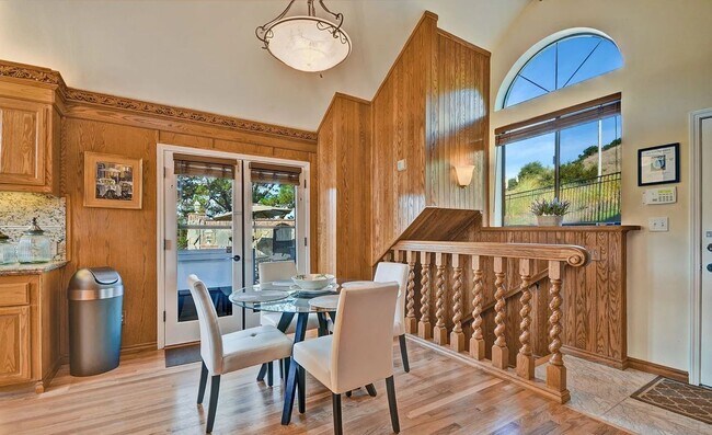 Building Photo - STUNNING LUXURY HOME WITH GORGEOUS SETTING IN WONDERFUL ORINDA!