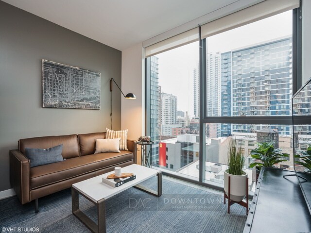 Building Photo - 355 W Hubbard St