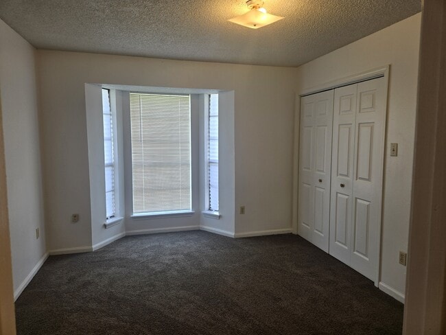 Building Photo - 113 Oak Ridge Ave