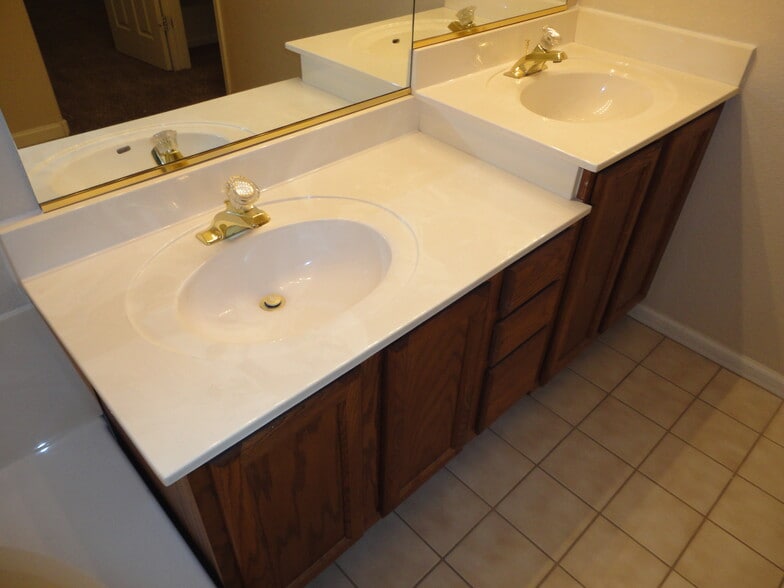 Building Photo - 233 W Verano Pl