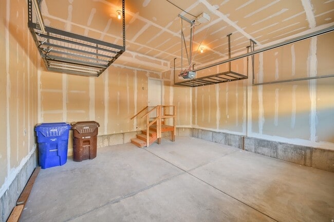 Building Photo - 4088 E Oakland Hills Dr