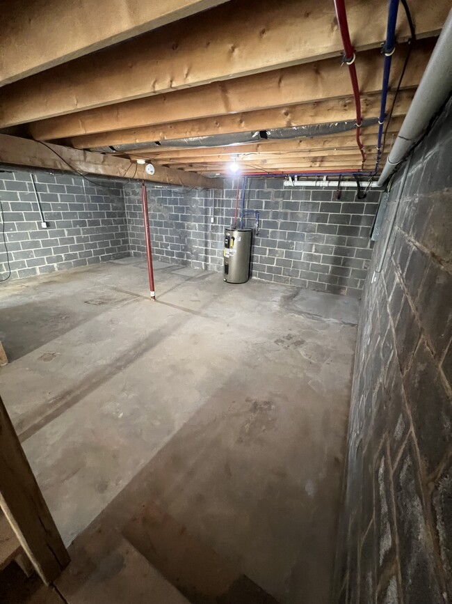 Building Photo - 836 Lynn Brooke Pl