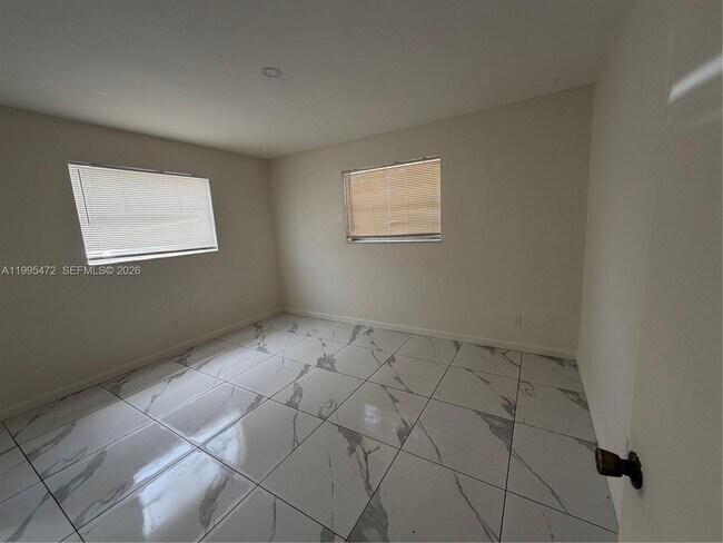 Building Photo - 2851 NW 15th Ct