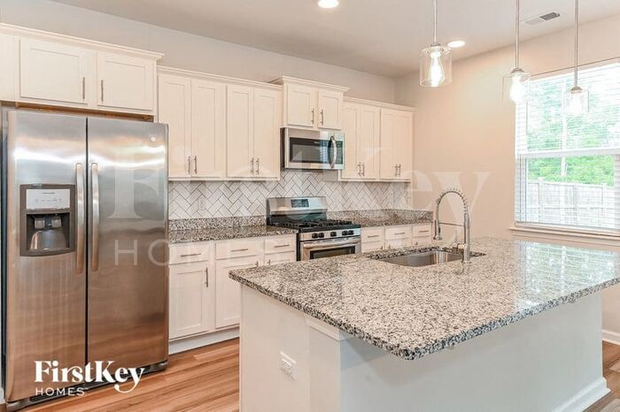 Building Photo - 620 Wayton Cir