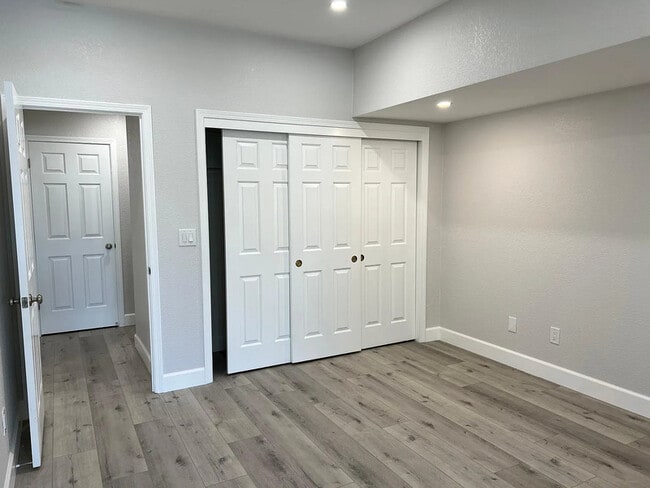 Building Photo - 1841 Parkview Green Cir