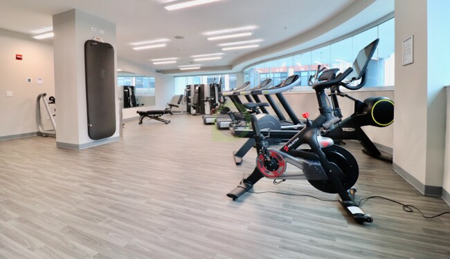 Building Photo - 510 W Huron St