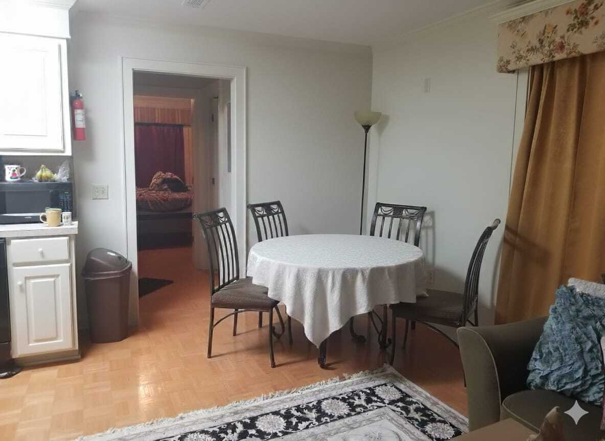 Building Photo - 913 Prestwood Dr